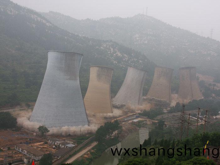 莱芜发电厂水塔爆破拆除工程