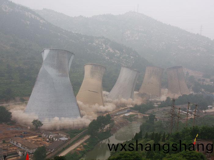 莱芜发电厂水塔爆破拆除工程