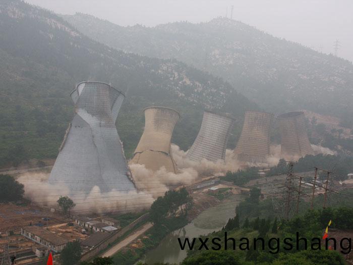 莱芜发电厂水塔爆破拆除工程