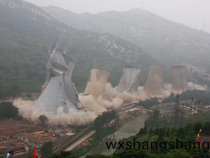 莱芜发电厂水塔爆破拆除工程
