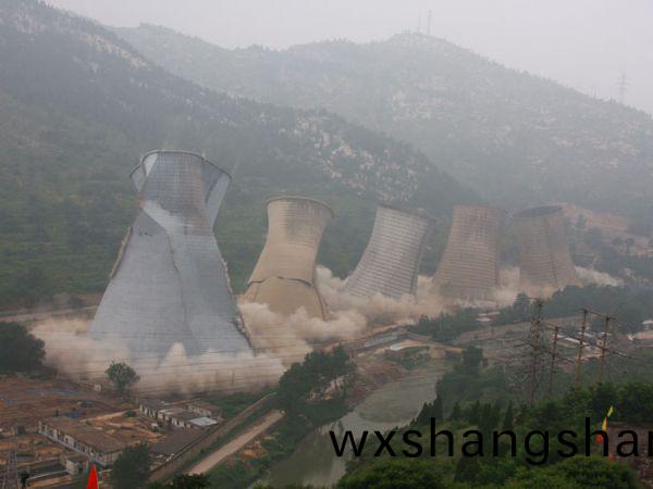 莱芜发电厂水塔爆破拆除工程